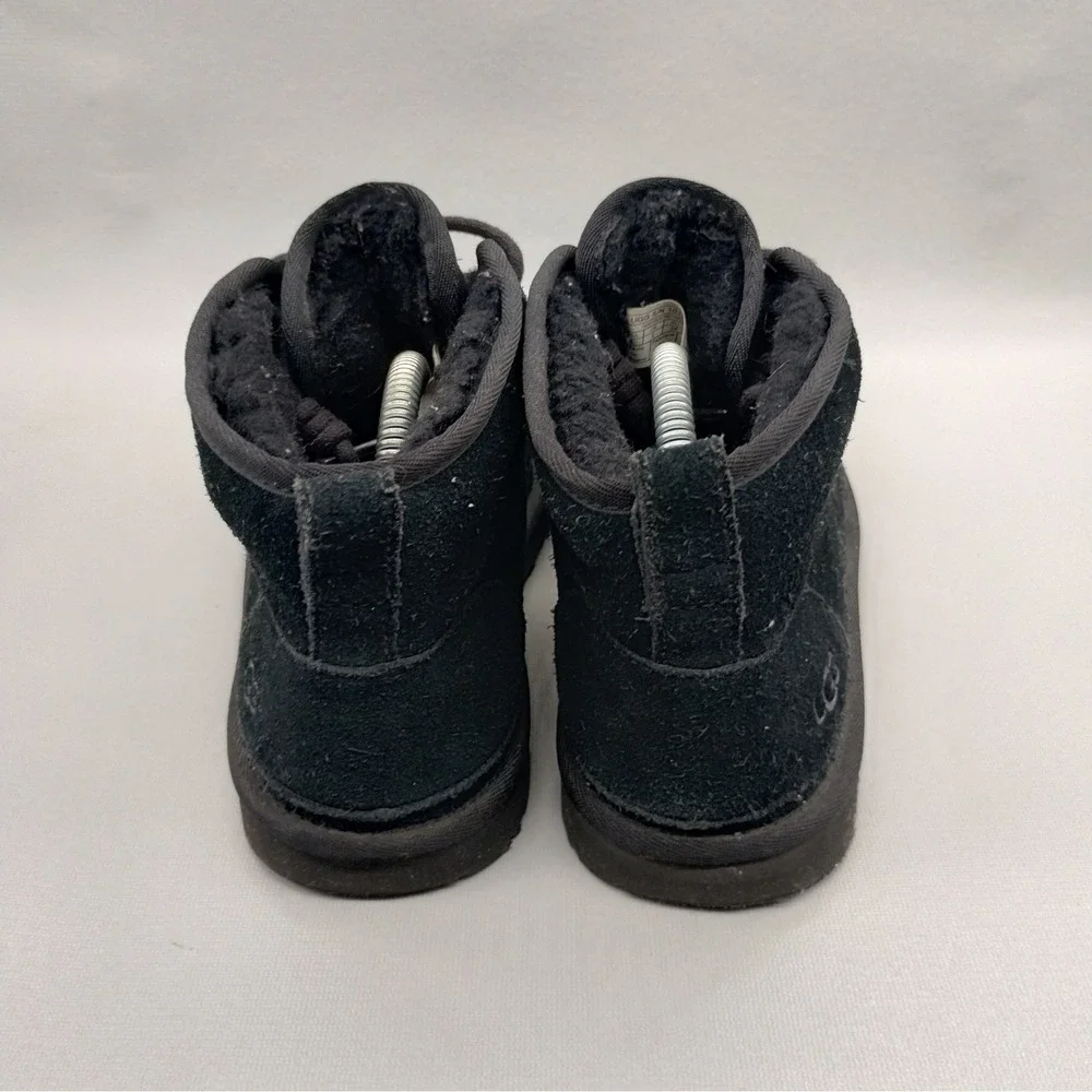 UGG Neumel Black Suede Lace Up Chukka Boots Kids Size 6 Ankle Casual Australia